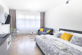 NEW Exclusive Residence with AC nearby METRO